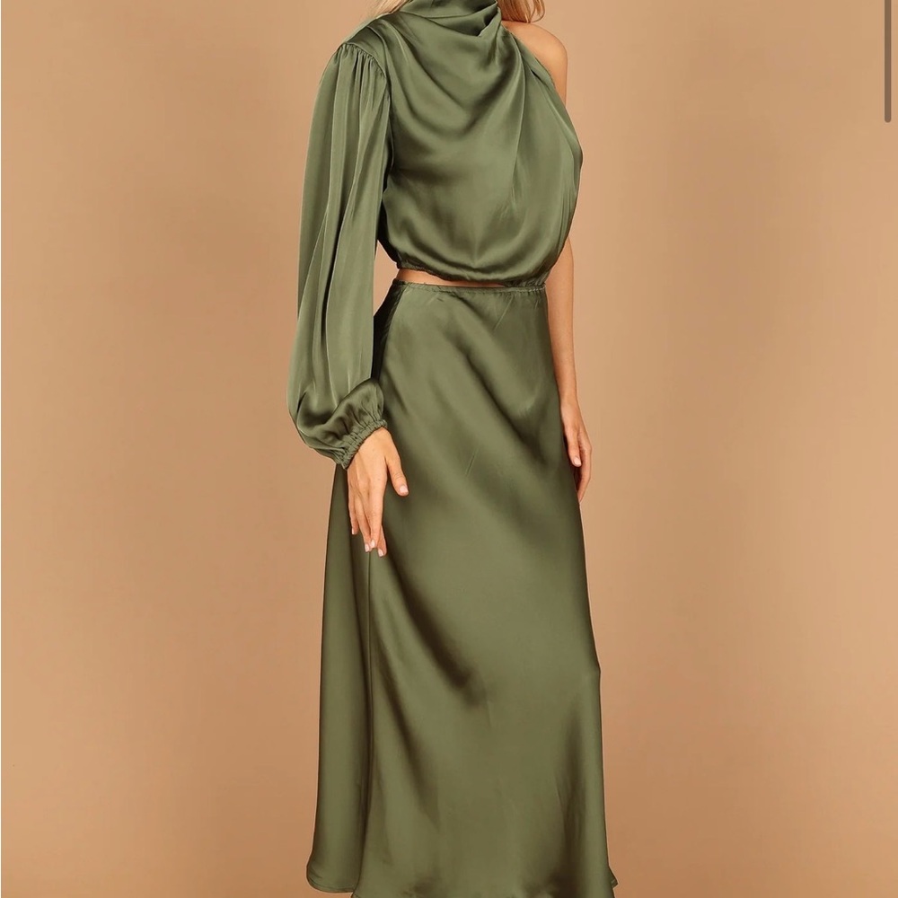 Petal & Pup Amelie One Shoulder Midi Dress